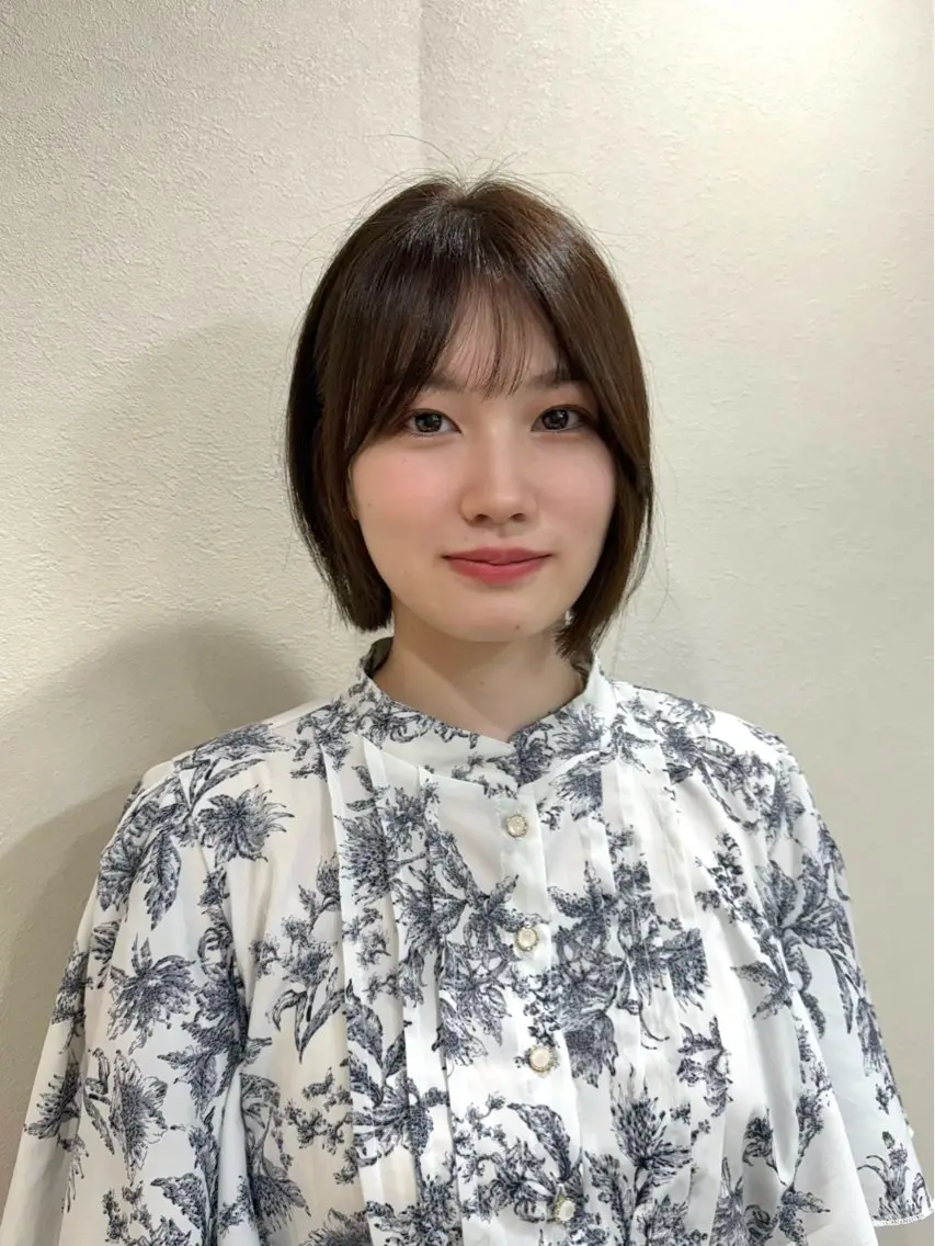 ミディアム カラー パーマ ヘアアレンジ 切りっぱなしボブ ボブ 顔まわりレイヤー 顔周りカット レイヤーカット 小野寺瑞希 /最小顔カットのヘアスタイル