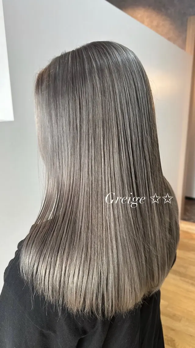 ロング ヘアカラー 坂庭 美夢のヘアスタイル