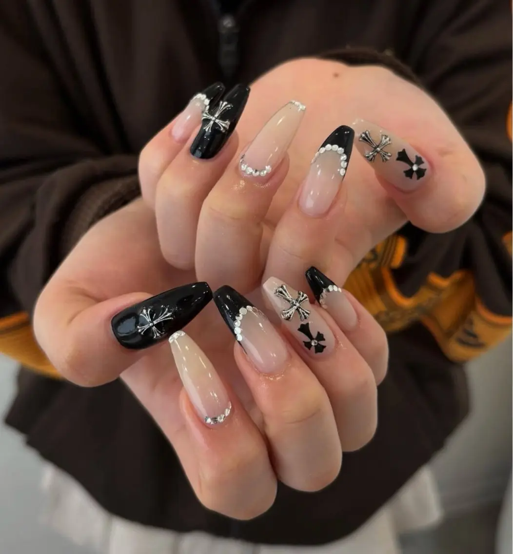 ネイル グラデーション キラキラネイル ワンカラーネイル 冬ネイル Jenn Nail Salonのネイルデザイン