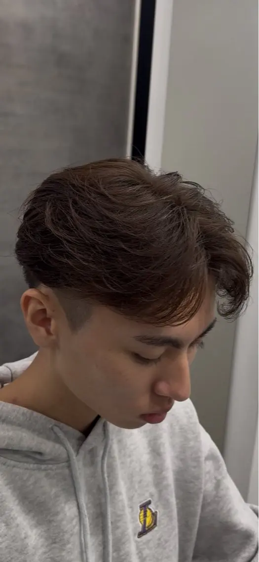 パーマ メンズ フェザーパーマ メンズパーマ ニュアンスパーマ カット パーマ メンズヘア カット、パーマ特化のヘアスタイル