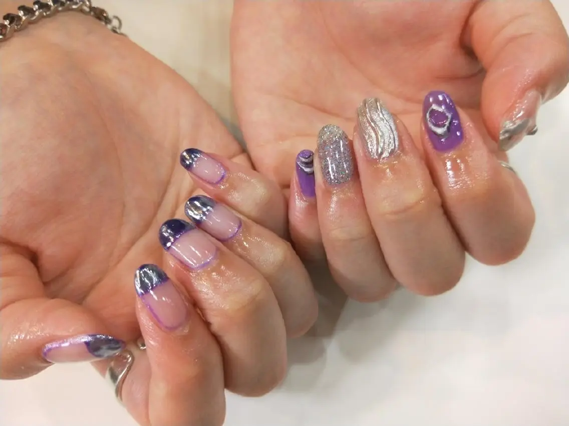 ネイル はばすみれ🎀ﾈｲﾙ 光ﾌｪｲｼｬﾙ ﾍｱのネイルデザイン