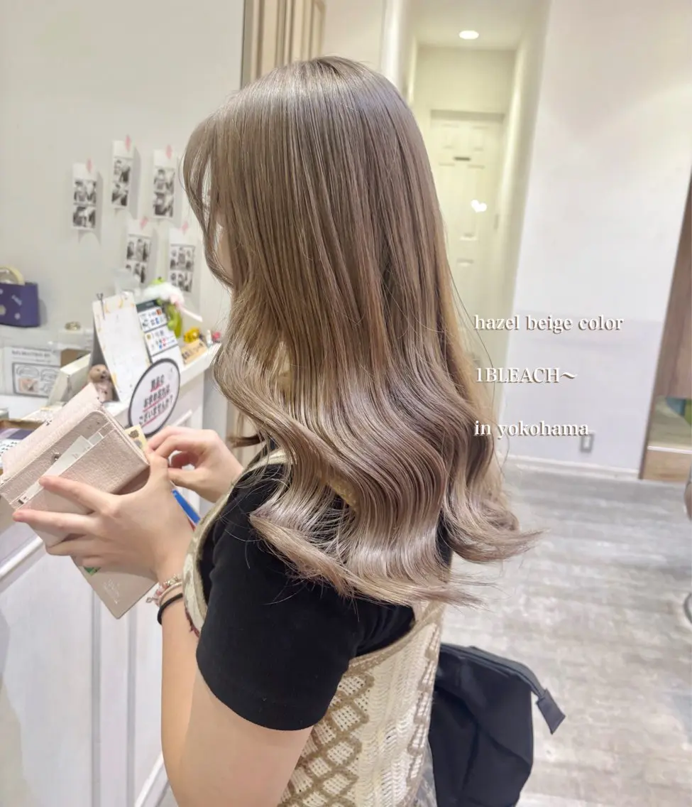 ミディアム カラー グレージュ ヘーゼル ヘアカラー シールエクステ横浜 🐏☁️miminaのヘアスタイル