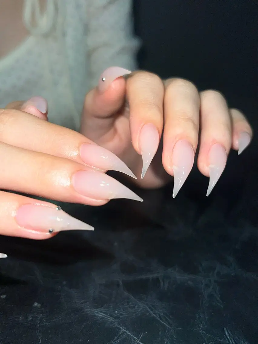 ネイル ハンドネイル Hata nail 🎀個性派ニュアンスのネイルデザイン
