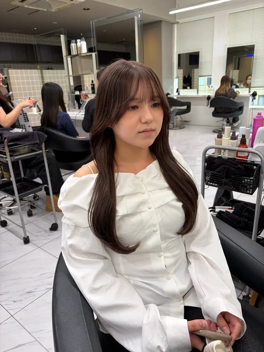 セミロング カラー パーマ ヘアアレンジ メンズ カット ヘアカラー トリートメント 🦋縮毛/レイヤ ー/透明感カラー🦋のヘアスタイル