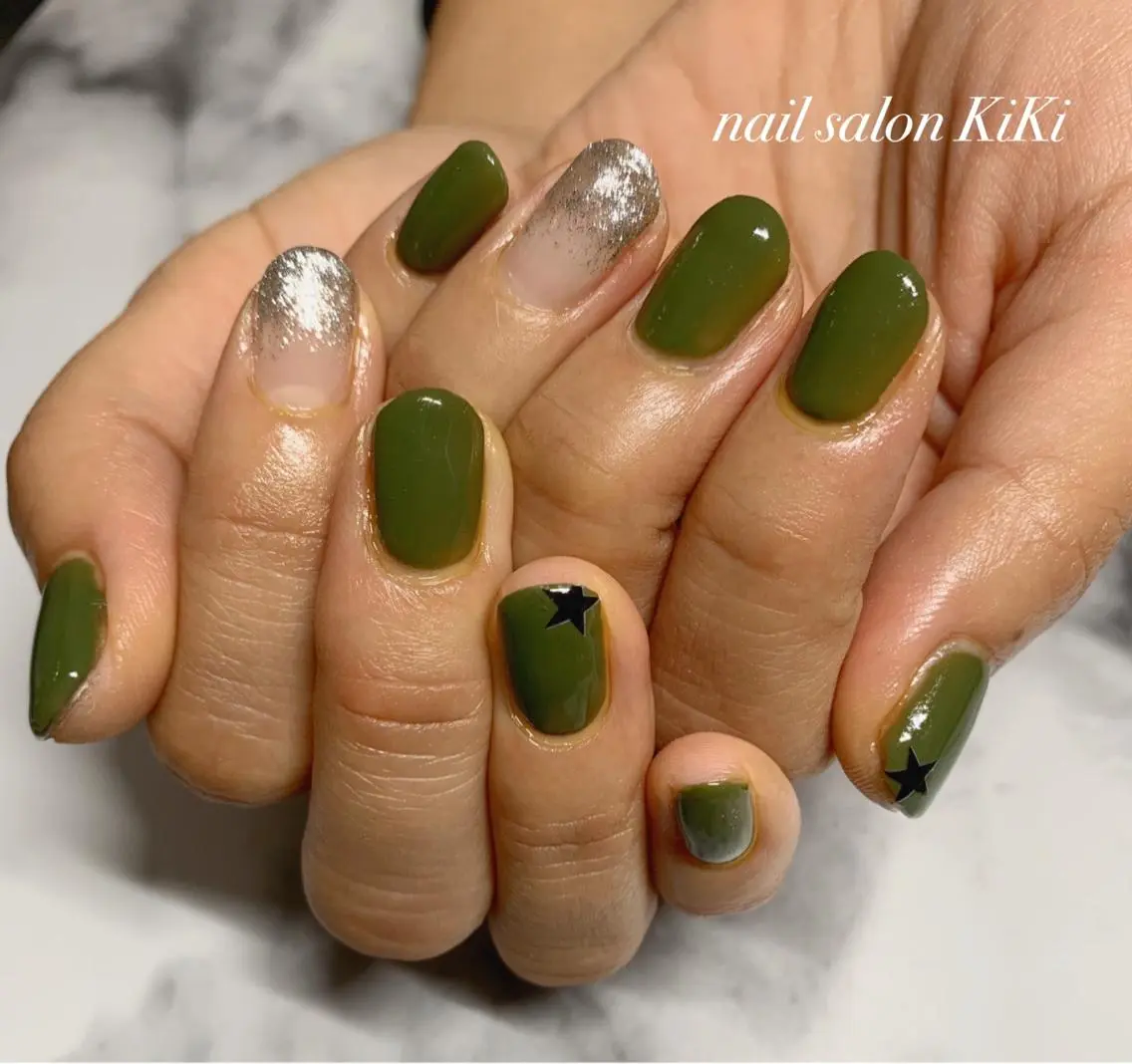 ネイル グリーン シルバー 冬ネイル K. KiKiのネイルデザイン