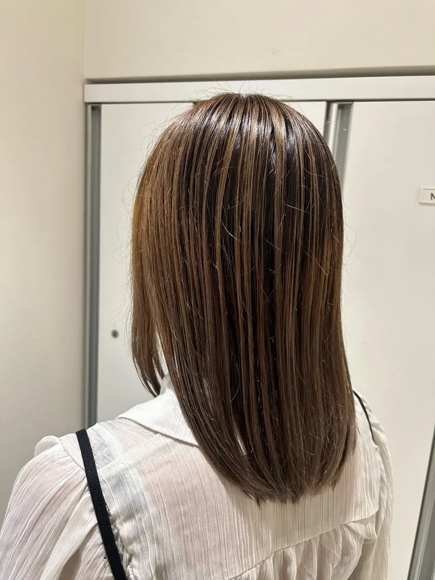 セミロング カラー ゆめ ベージュカラーのヘアスタイル