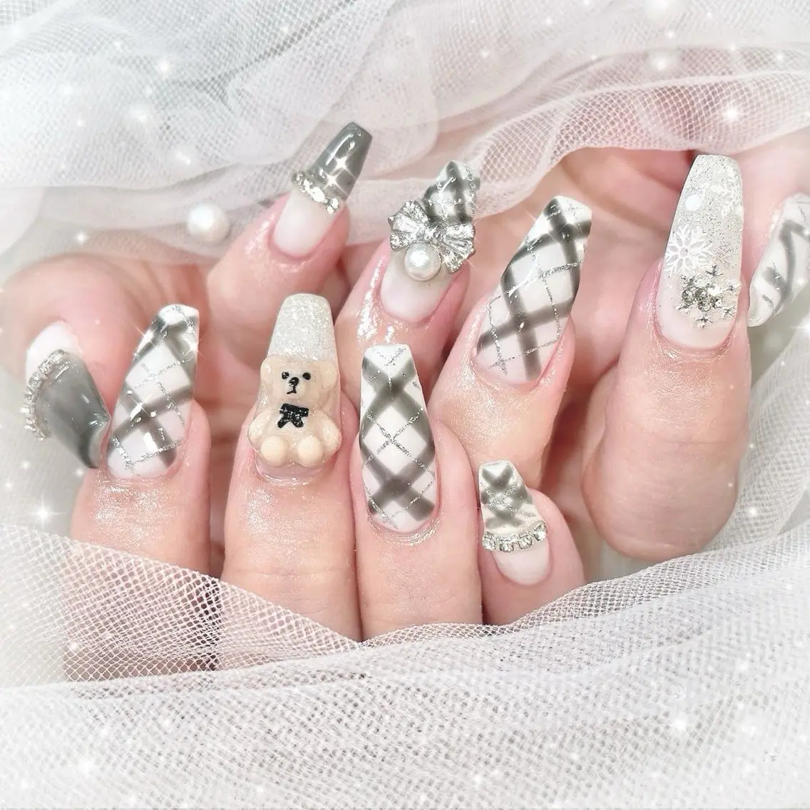 ネイル 長さ出し グラデーション キラキラネイル マグネットネイル ニュアンスネイル ハンドネイル Lee Nails チップ長さだし専門店のネイルデザイン