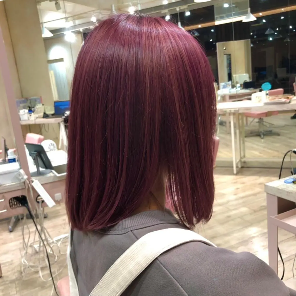ミディアム カラー ヘアカラー トリートメント モテ髪×トレンド💕 小顔レイヤー 金井のヘアスタイル