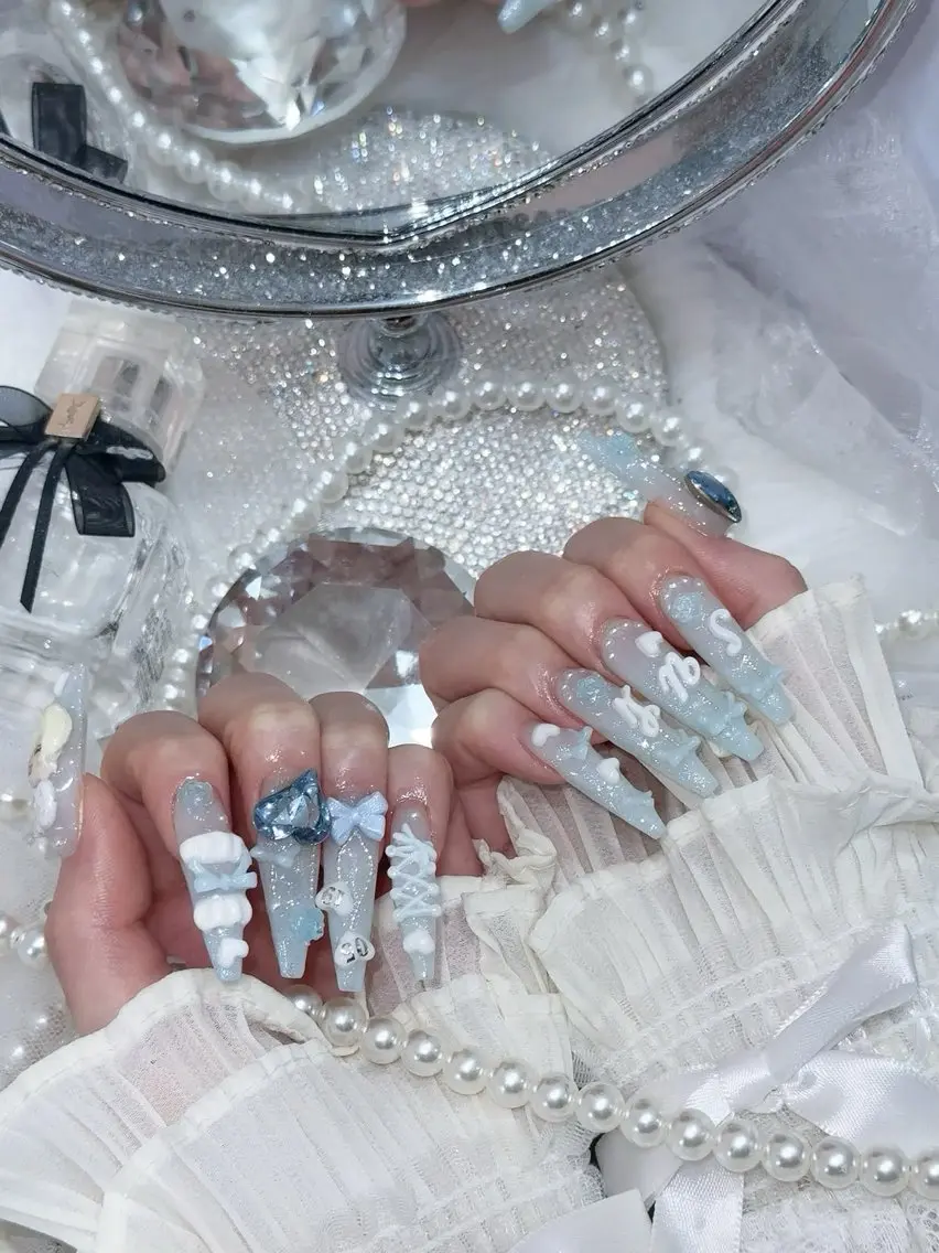 ネイル 長さ出し キラキラネイル 韓国ネイル ロングネイル ワンホンネイル ハンドネイル Josie nail salonのネイルデザイン