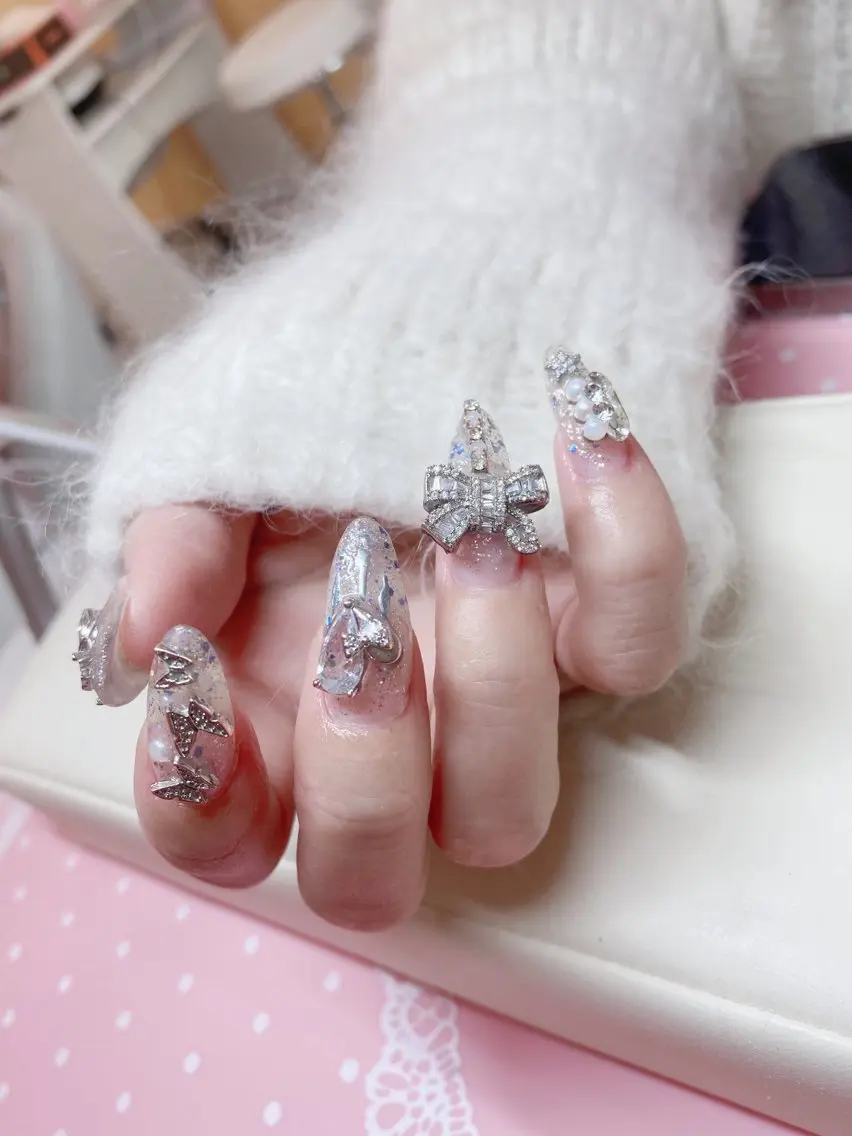 ネイル LEDアイラッシュ ∩_∩アオイのマツエク・マツパデザイン