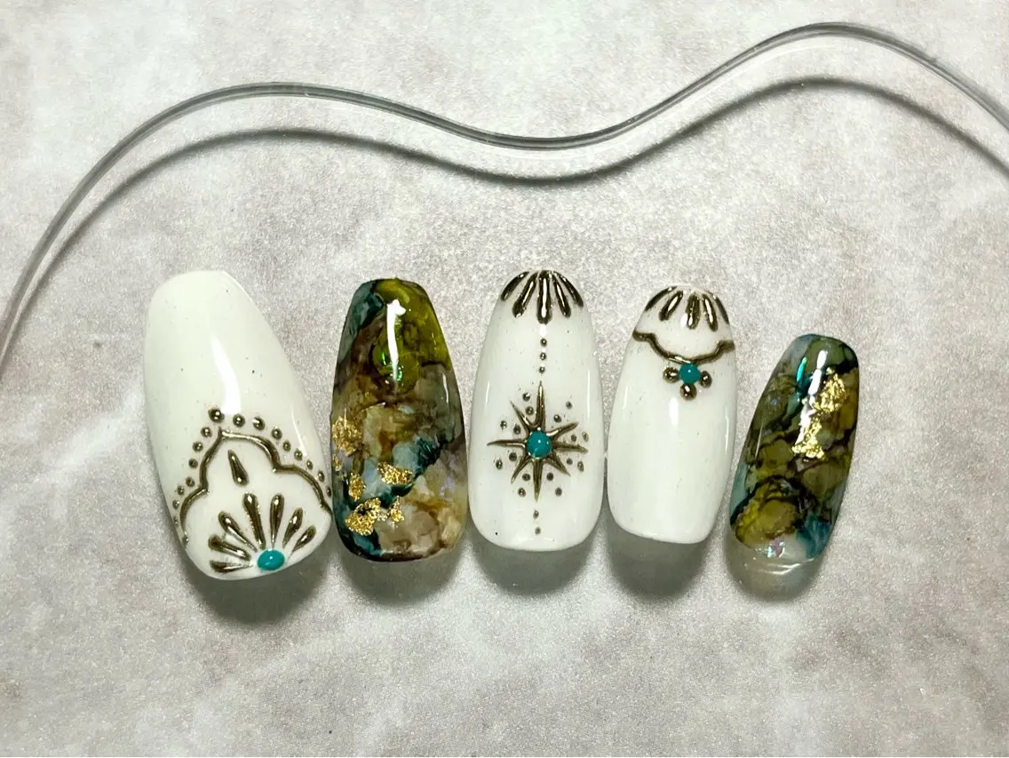 ネイル アートネイル ミラーネイル ハンドネイル nail salon Reversiのネイルデザイン