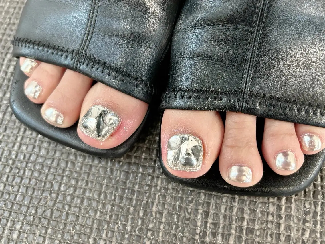 ネイル ストーンネイル フットネイル nail salon アトリエBONOのネイルデザイン