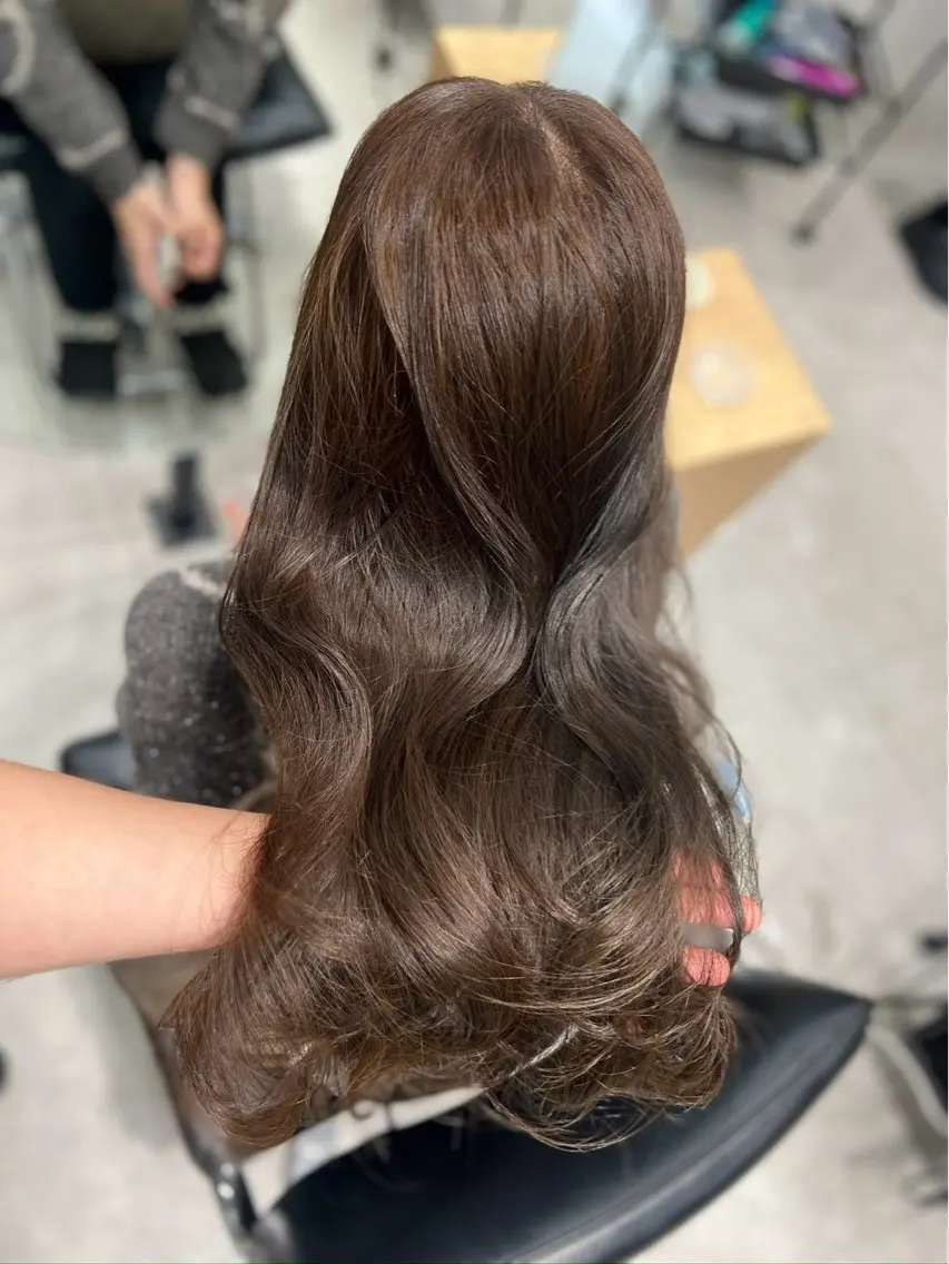 カラー RAF CONOMIのヘアスタイル