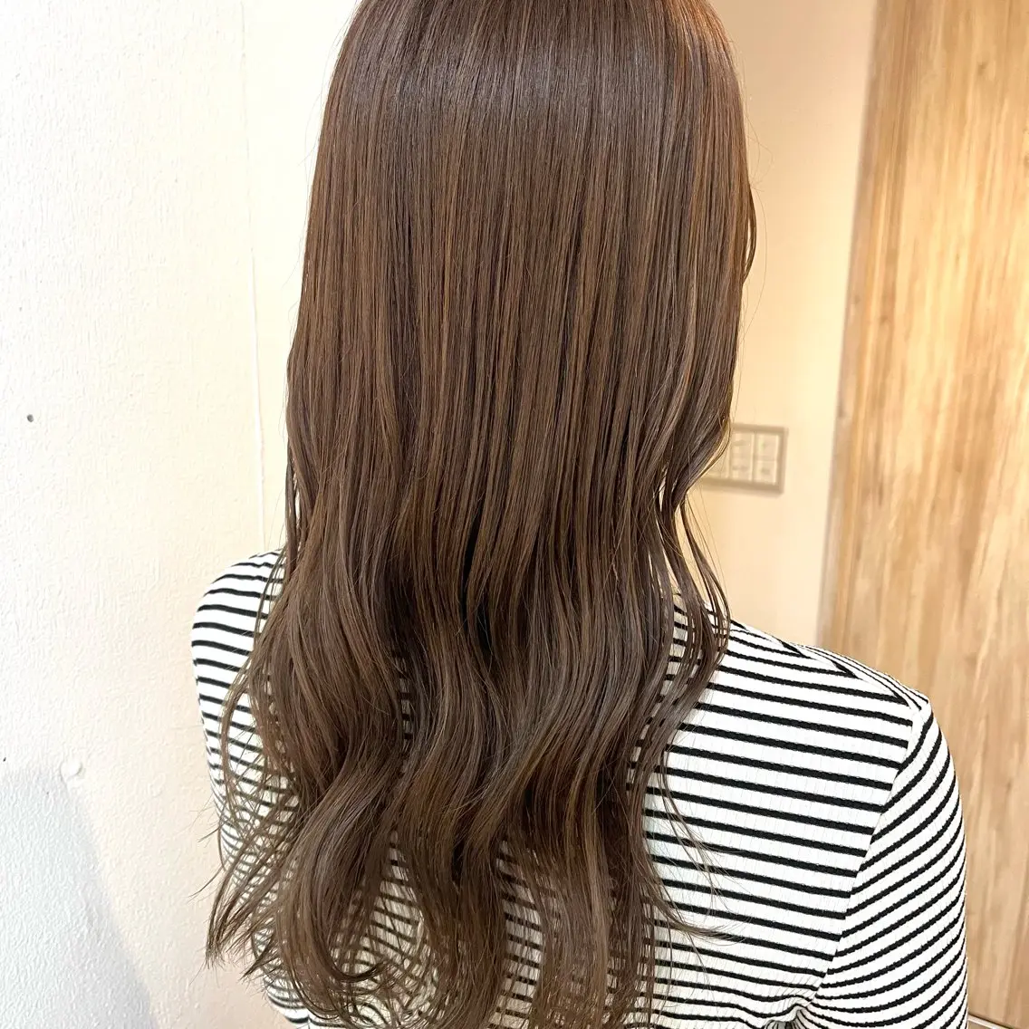 セミロング カラー カット ヘアカラー トリートメント 透明感カラー/ 髪質改善/レイヤーのヘアスタイル