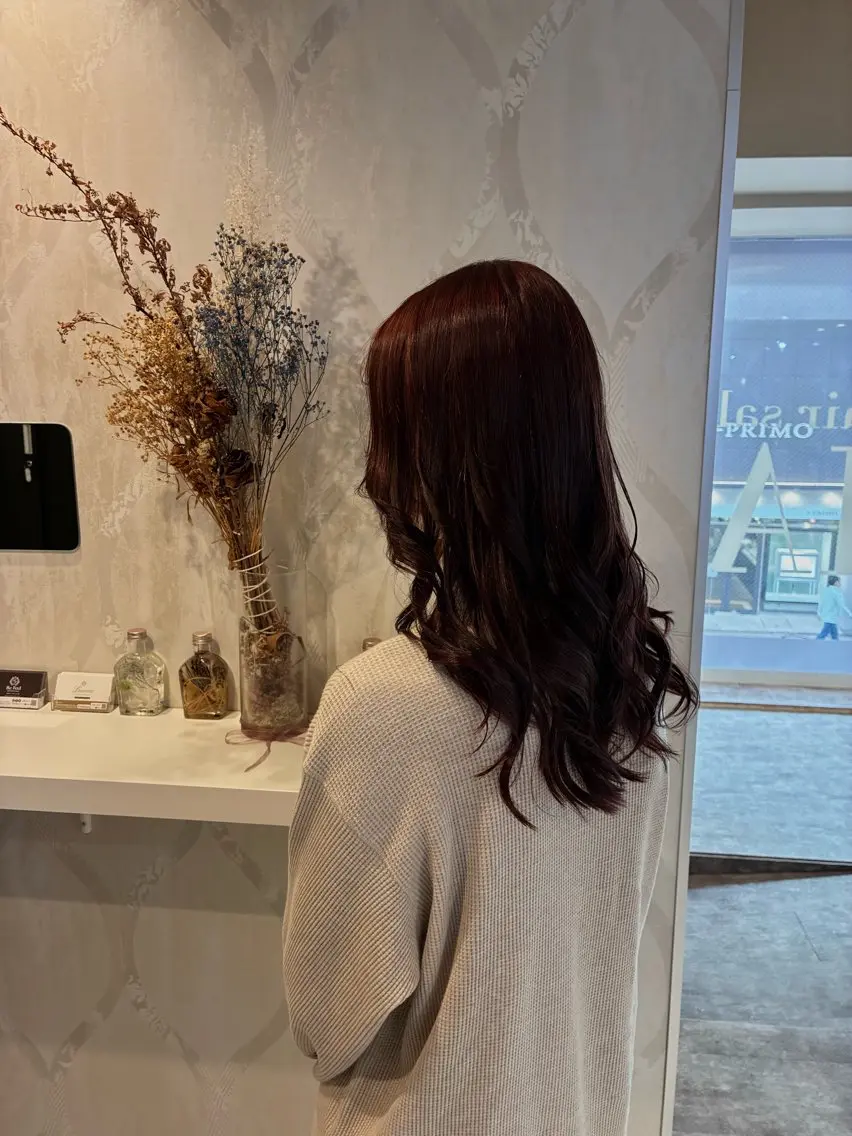 カラー レッドカラー ハナダ メイのヘアスタイル