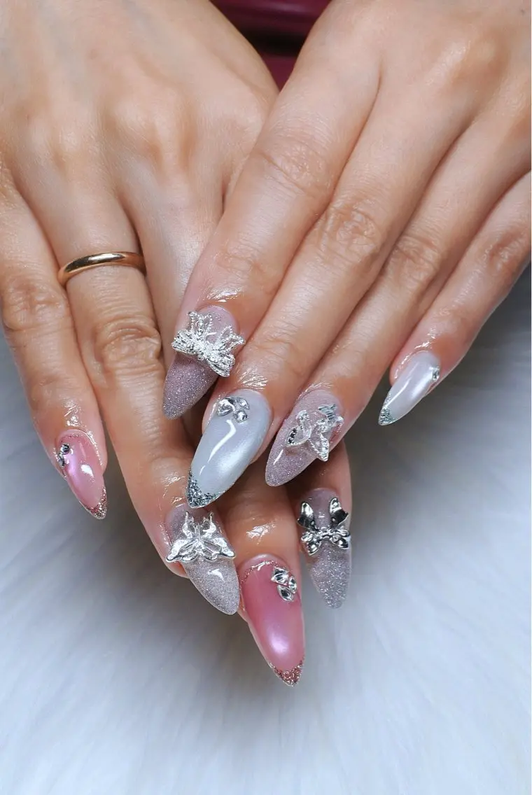 ネイル フラッシュネイル ラメ(グリッター) マグネットネイル nail room RAVAHLIAのネイルデザイン