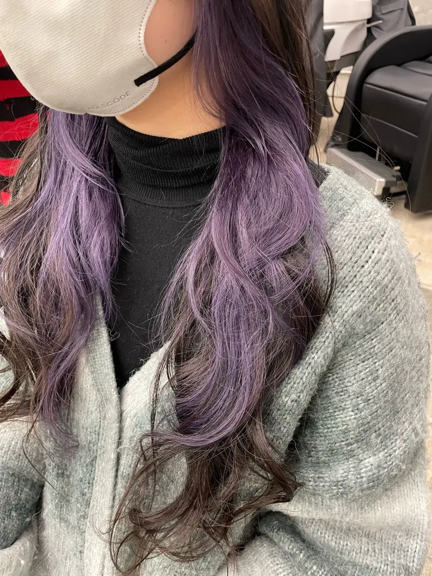 ロング カラー インナーカラー 推し ブリーチ 髪質改善のヘアスタイル