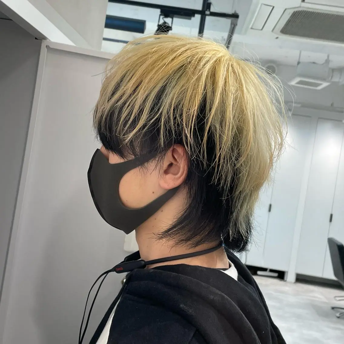 ショート カラー ヘアアレンジ メンズ メンズウルフカット ウルフカット 飯塚 想のヘアスタイル