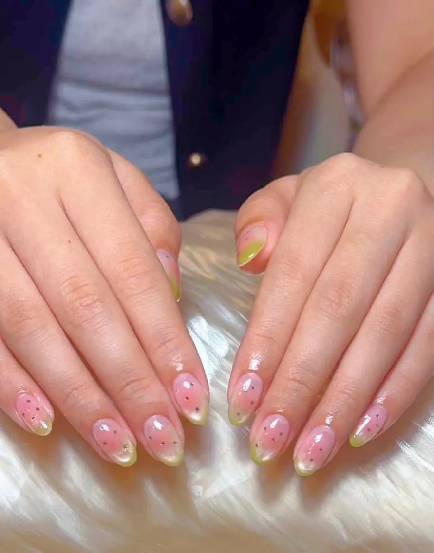 ネイル オーロラネイル チークネイル フラッシュネイル フレンチネイル ジェルネイル DAISY_NAIL 【フィルイン専門店】のネイルデザイン