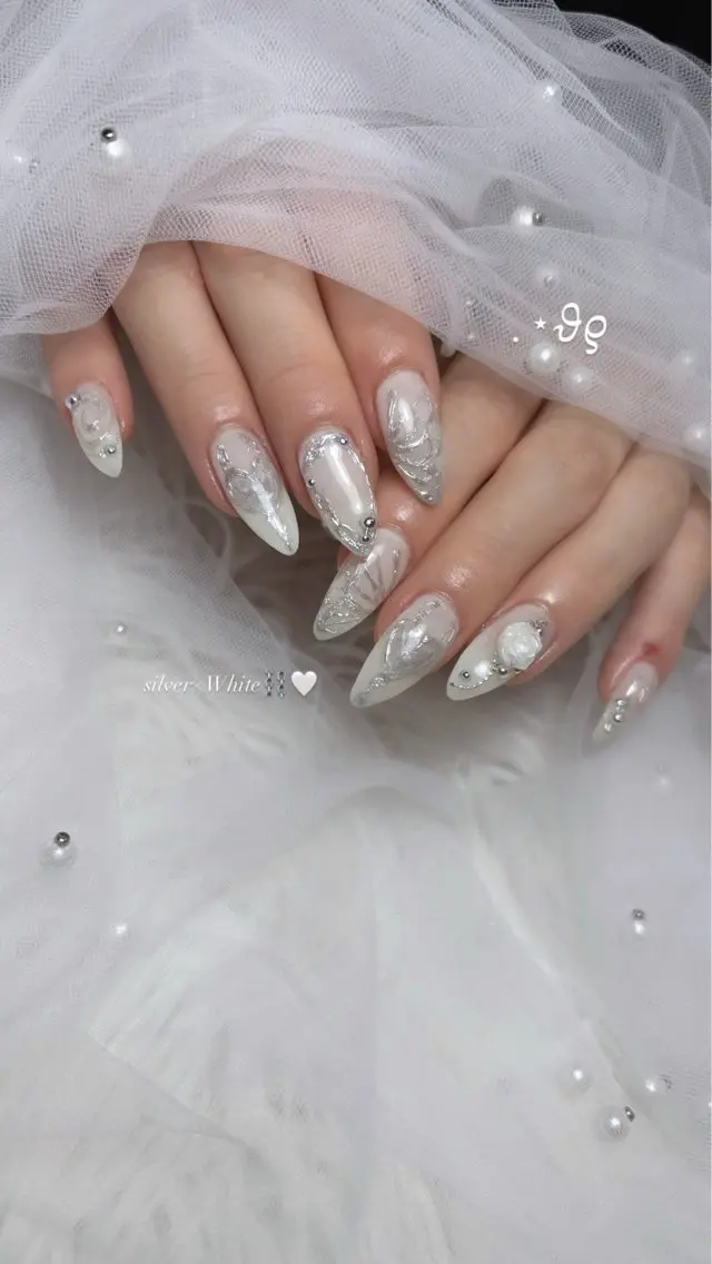 ネイル ハンドネイル 𝑬𝑹𝑰𝑲𝑨 𓂃🎀𓈒𓏸のネイルデザイン
