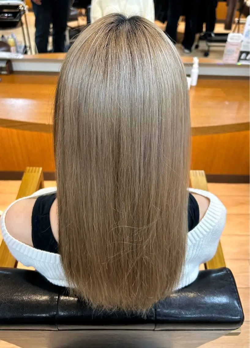 セミロング 髪質改善 トリートメント トリートメント 塩川 瑠奈のヘアスタイル