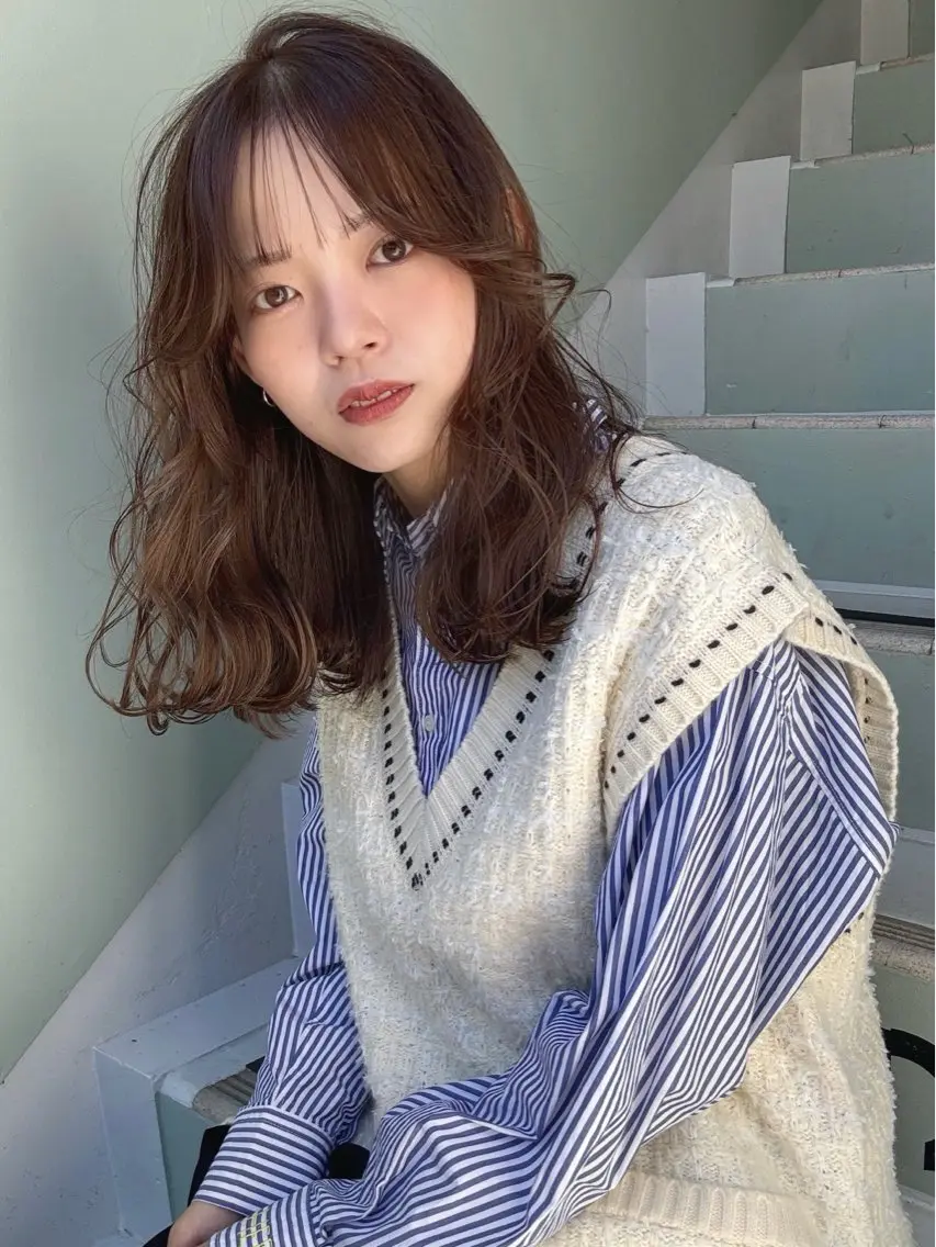 ミディアム カラー パーマ ヘアアレンジ ミディアムパーマ ブリーチ ケアブリーチ デザインカラー ダブルカラー 🫧umu.🫧韓国 /レイヤー/ハッシュのヘアスタイル