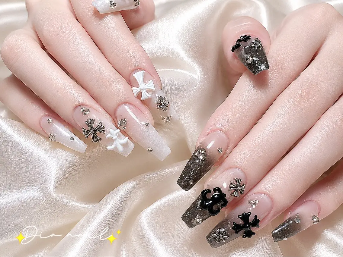 ネイル フットネイル 韓国ネイル レース マグネットネイル ニュアンスネイル ハンドネイル Dia nail サロンのネイルデザイン