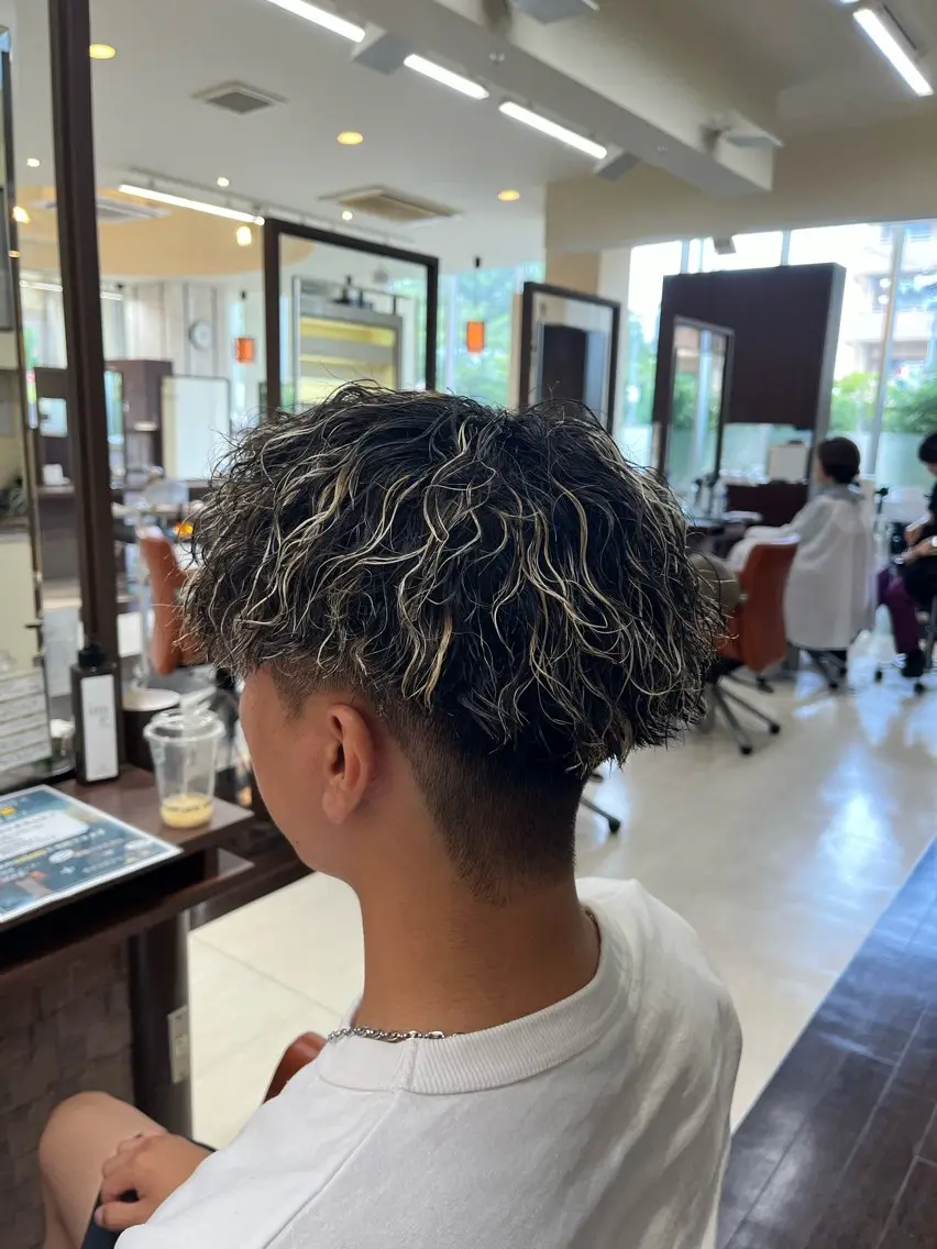 ショート パーマ メンズ メンズメッシュ マッシュ メンズパーマ ツイストスパイラルパーマ 刈り上げ 🧊メンズ特化🧊 高木航希のヘアスタイル