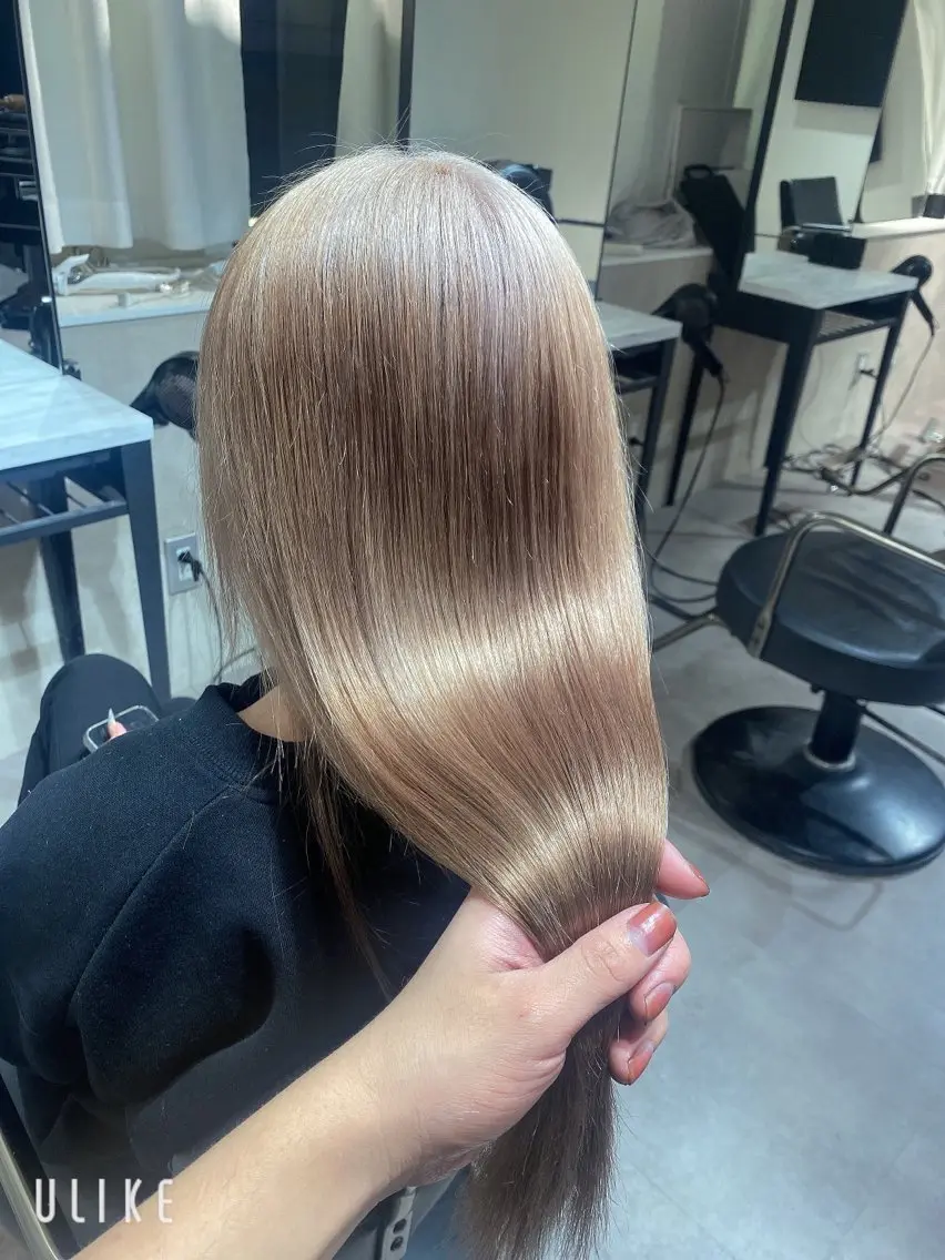 カラー ベージュカラー ミルクティーベージュ ヘアカラー ヘアセット Seleneコウキ ブリーチ/ハイトーンのヘアスタイル