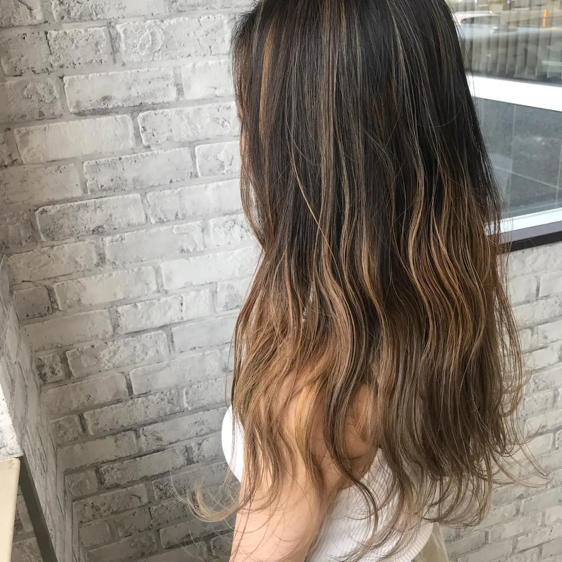 ロング カラー バレイヤージュ 外国人風カラー レイヤーカット Oopsレイヤー 加藤澄都のヘアスタイル