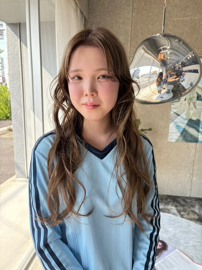 カラー 黒髪 ブリーチ ブルーカラー ブルーブラック KUBO HADUKIのヘアスタイル