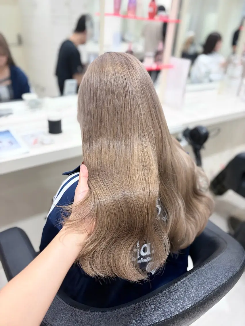 カラー ヘアカラー レイヤー×大人可愛い ベージュHARUNAのヘアスタイル