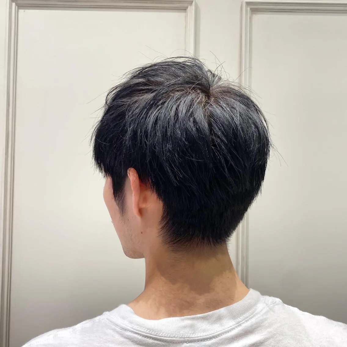 ショート カラー メンズ 黒髪 オタク特化美容師💟 チバコナツのヘアスタイル