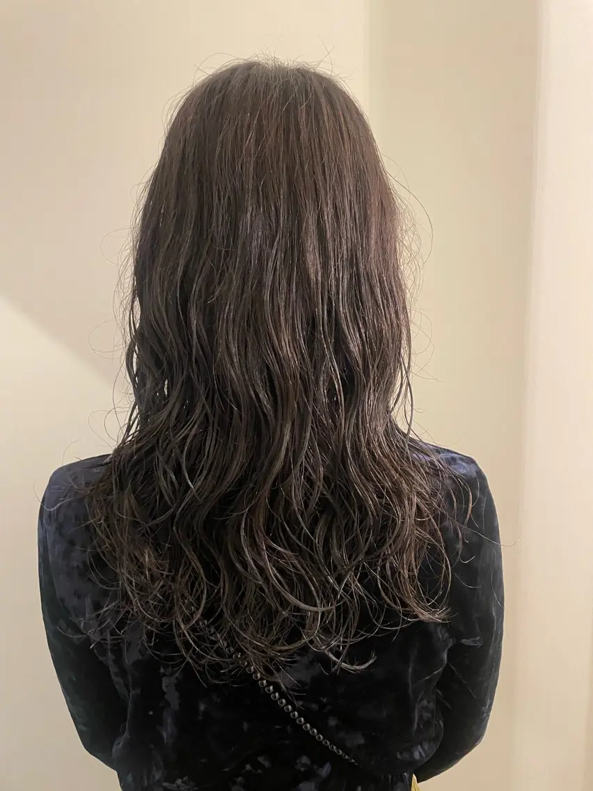 セミロング カラー セミロングパーマ カット パーマ 渋谷 留菜のヘアスタイル