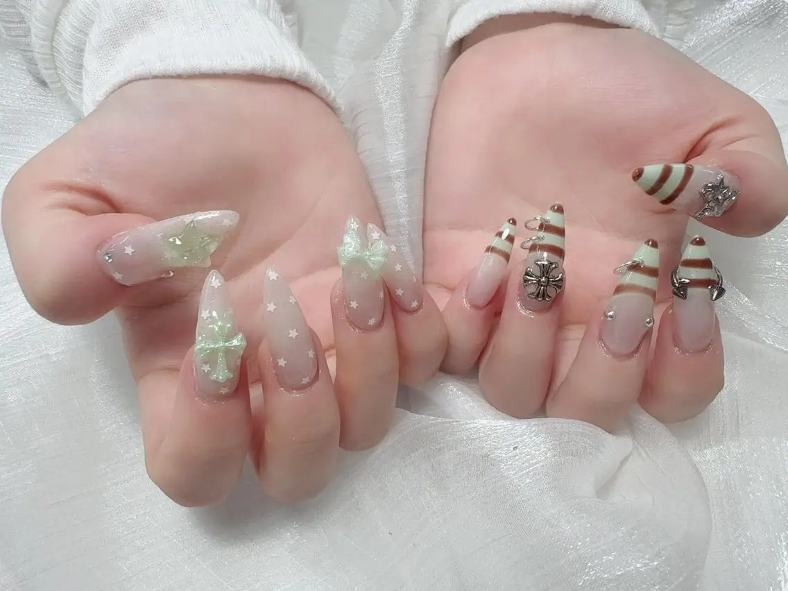 ネイル 韓国ネイル 水色 マグネットネイル ニュアンスネイル オフィスネイル Hana Rose Nailのネイルデザイン