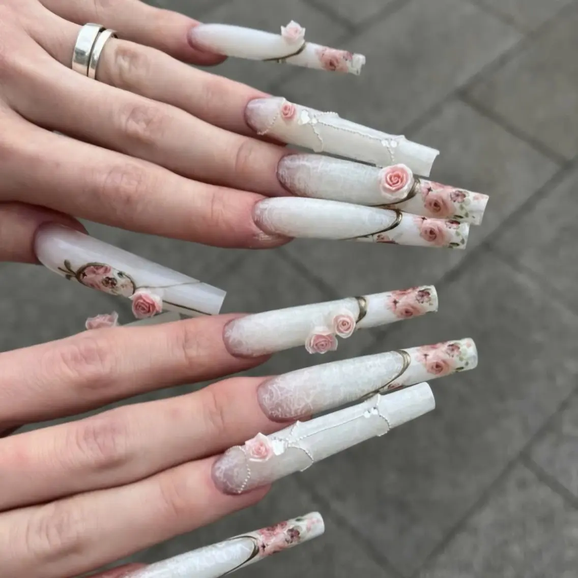 ネイル ジェルネイル 韓国ネイル レース ロングネイル ピンク ハンドネイル Blingg NailStudioのネイルデザイン