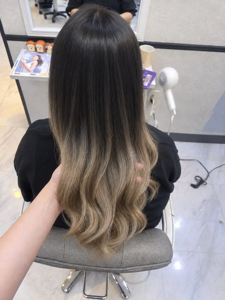 ロング カラー カット ヘアカラー トリートメント 大人デザイン 🍃MORIKA🍃のヘアスタイル