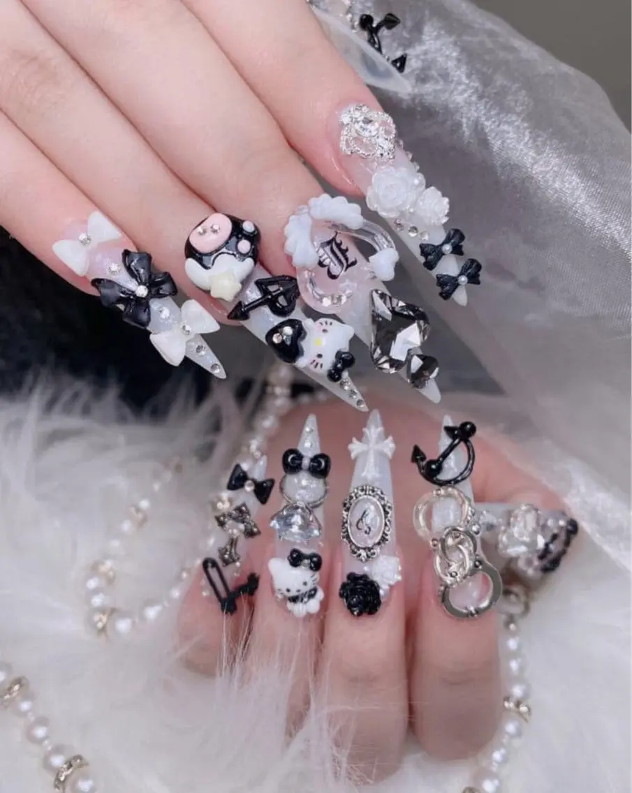 ネイル アートネイル ボルドー フレンチネイル ジェルネイル 氷ネイル・うるうるネイル ハンドネイル Julie Nail Rinのネイルデザイン