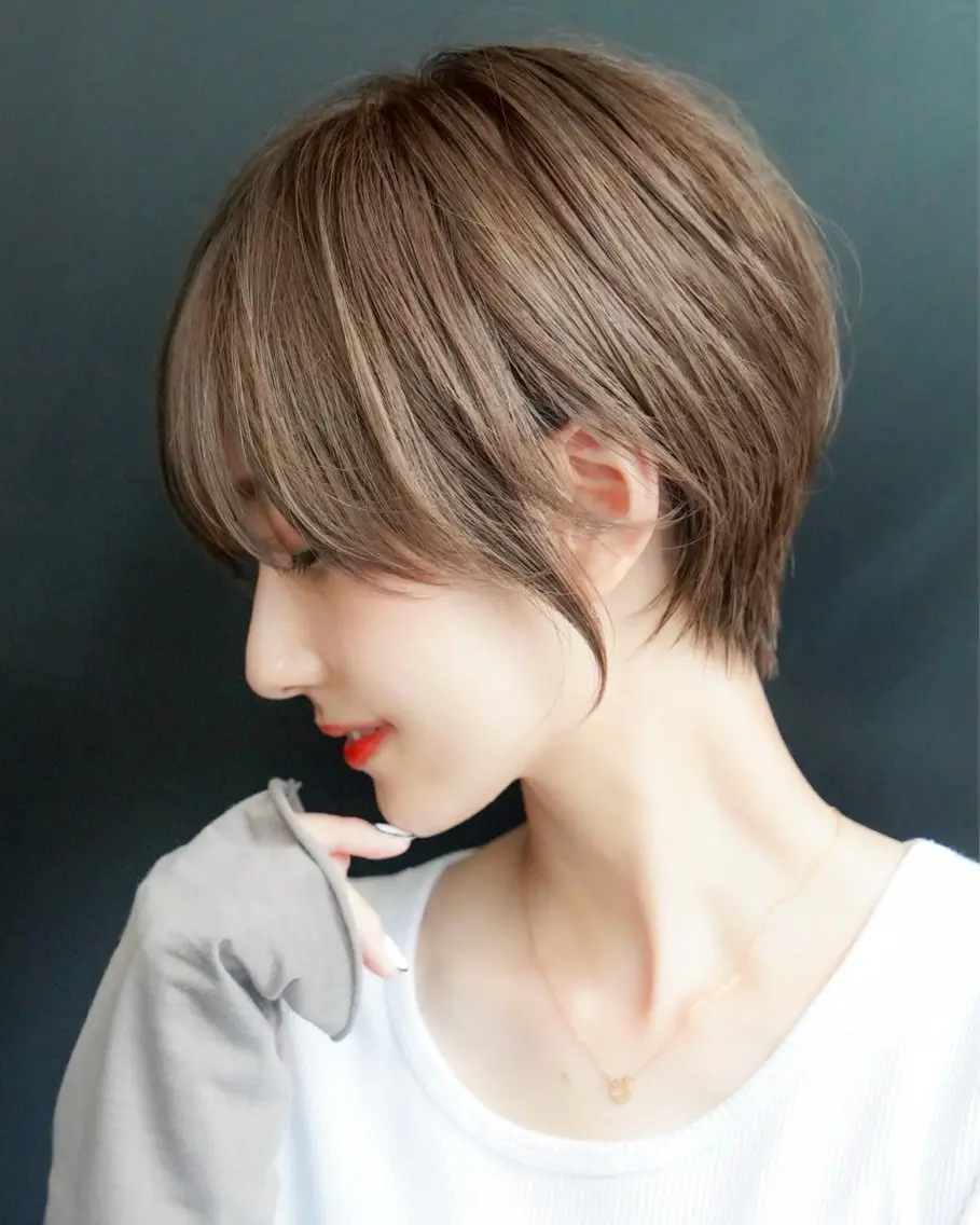 ショート カット ヘアカラー 辻口 俊のヘアスタイル