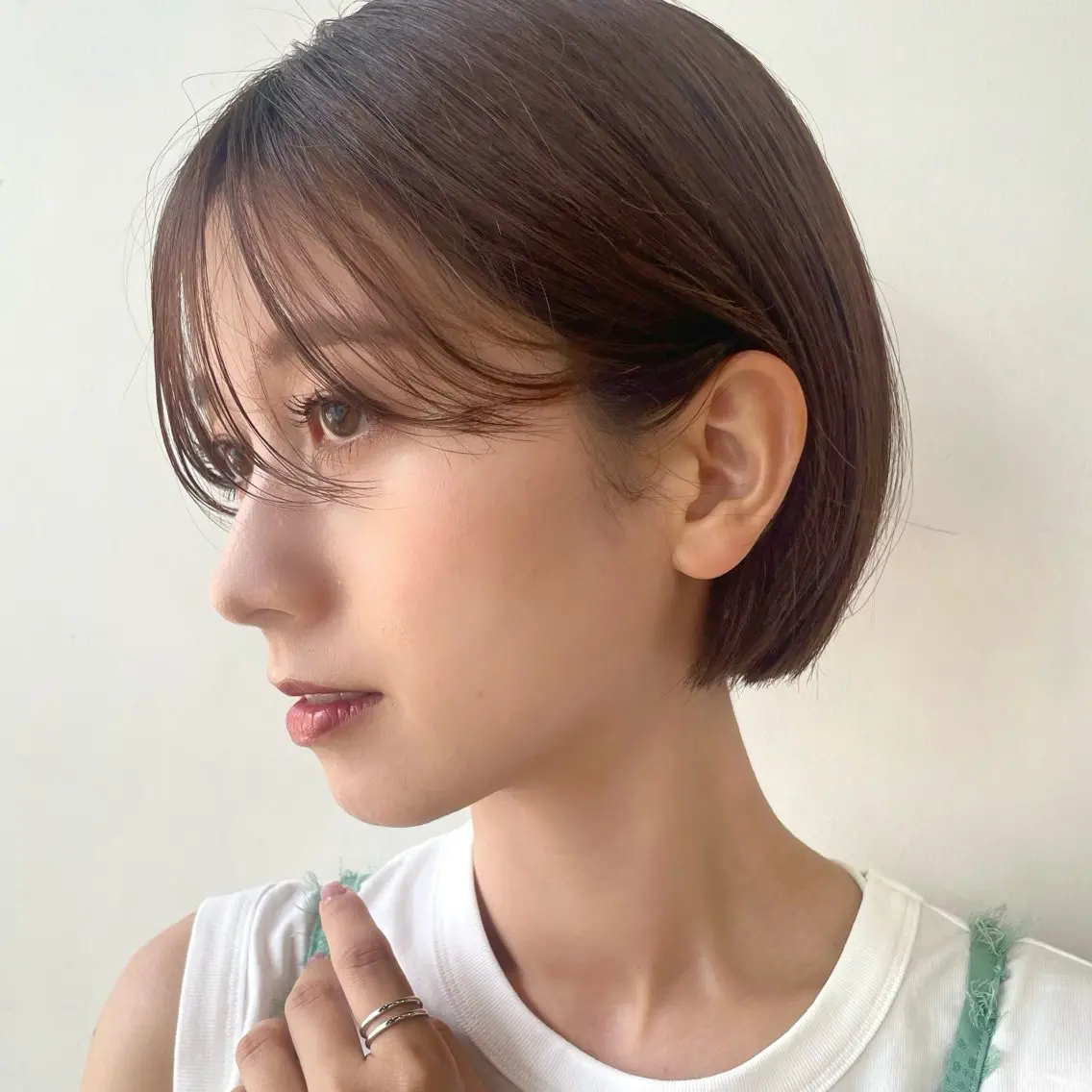ショート カラー ブラウンカラー ナチュラルブラウン 似合わせカット 顔まわり🥨レイヤー /透明感/水口舞奈のヘアスタイル
