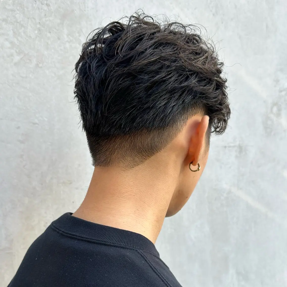 ミディアム カラー パーマ ヘアアレンジ メンズ ミディアムパーマ センターパート フェザーパーマ メンズパーマ ニュアンスパーマ 💈原宿指名No.1 センターパート💈のヘアスタイル