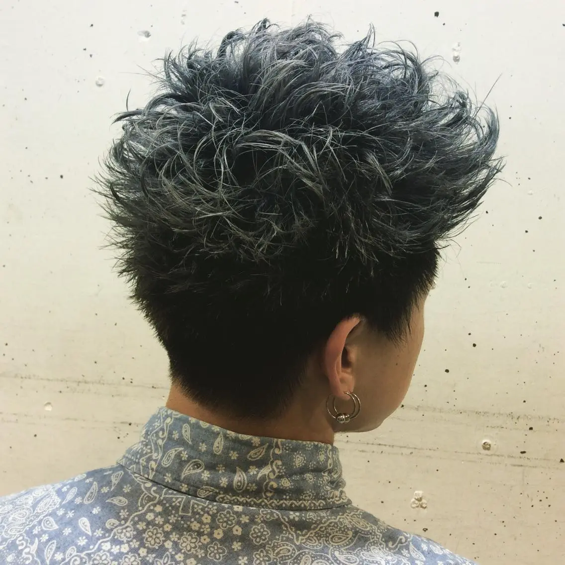 カラー アディクシーカラー ブルーカラー シルバー ゴーズゴー マドカのヘアスタイル