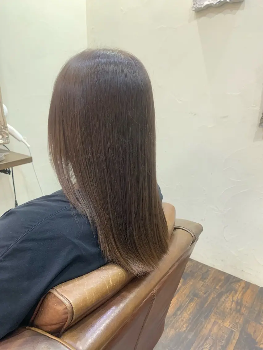 カラー アッシュ ベージュカラー 透明感カラー 大西 華央のヘアスタイル