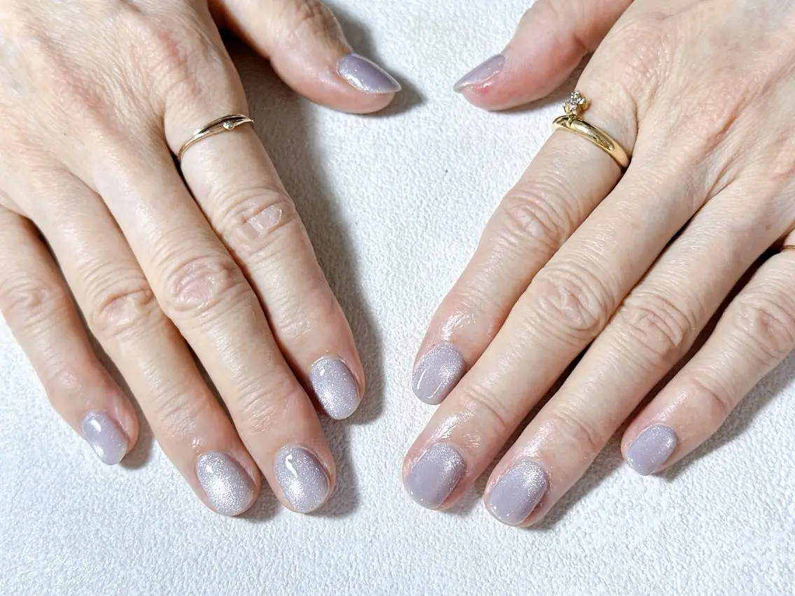 ネイル オーロラネイル フットネイル フレンチネイル ジェルネイル キラキラネイル ハンドネイル mogunail &blowのネイルデザイン