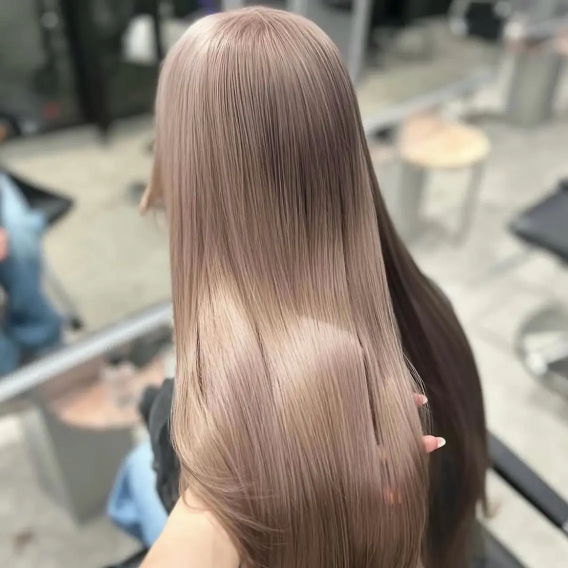 ロング カラー ハイトーンカラー ロング PELE／ KOKOのヘアスタイル