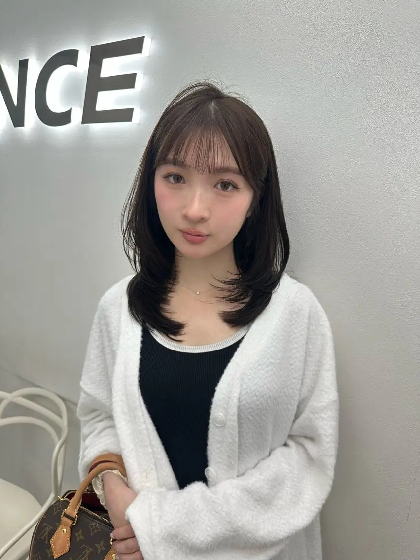 ミディアム カラー ヘアアレンジ カット ヘアカラー トリートメント 大人っぽ中韓レディ ヘア🤍MAOのヘアスタイル
