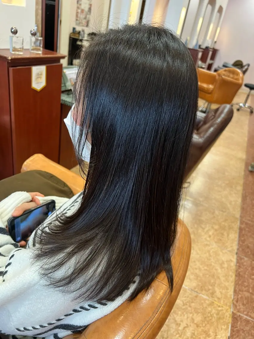 セミロング カット 加藤 絵美のヘアスタイル