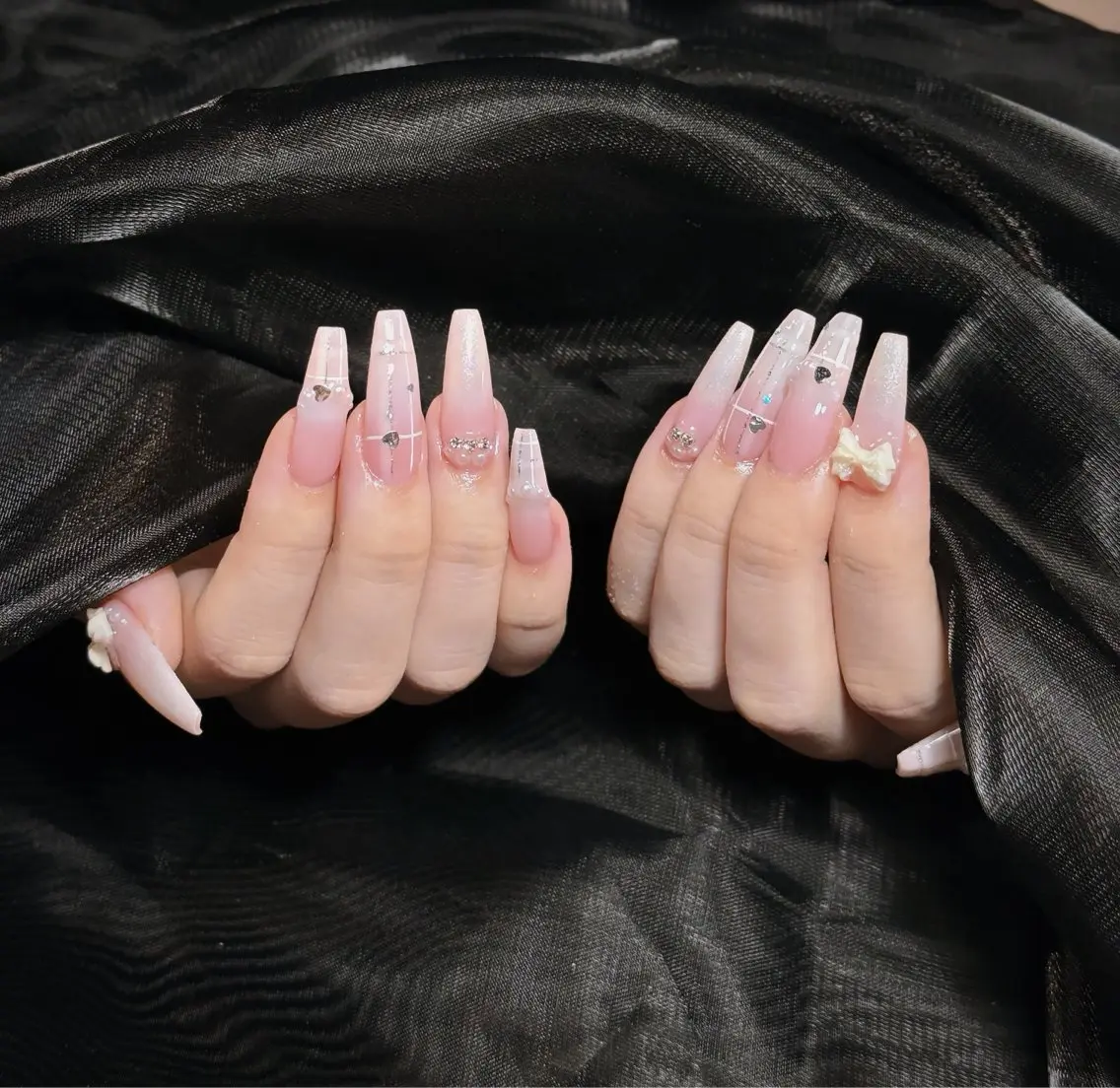 ネイル オーロラネイル チークネイル フットネイル フレンチネイル ジェルネイル ハンドネイル Havi Nailsのネイルデザイン
