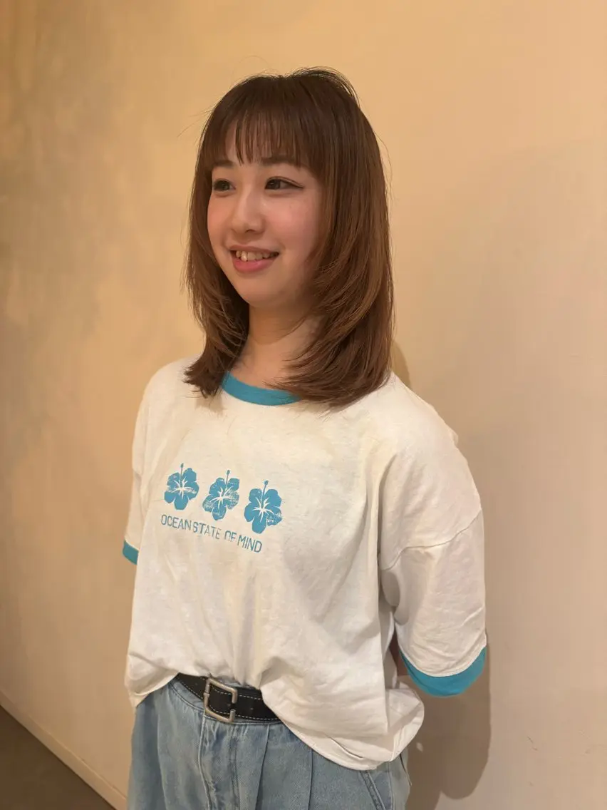ミディアム 顔周りカット レイヤーカット 山中 萌花のヘアスタイル