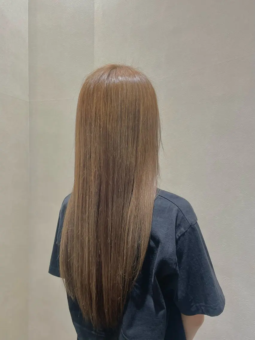 ロング カラー ベージュカラー ブリーチ ブラウンカラー ブラウンベージュ 森川 颯香のヘアスタイル